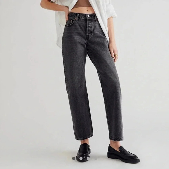 NWT Free People Levi's 501 Original Crop Jeans Mid Rise Straight Leg Firestarter - Picture 3 of 16
